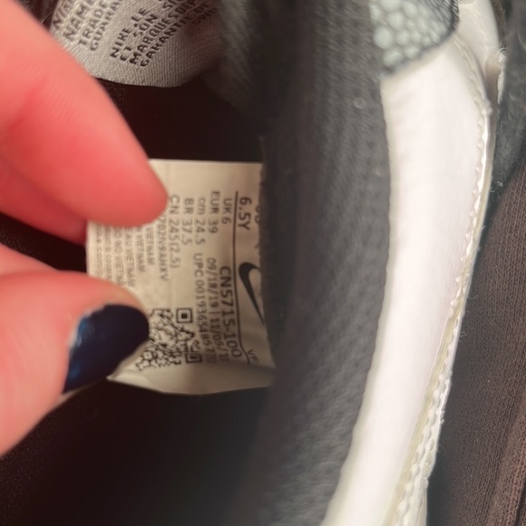 White and black airforces - Picture 5 of 5